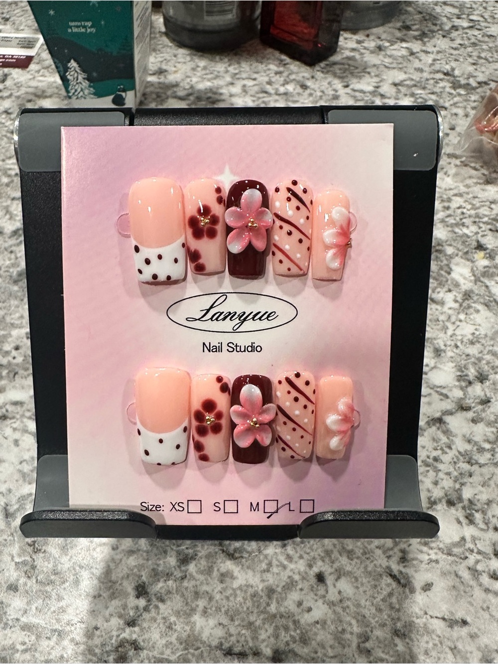 Lanyue Pink Floral Press-On Nail Set